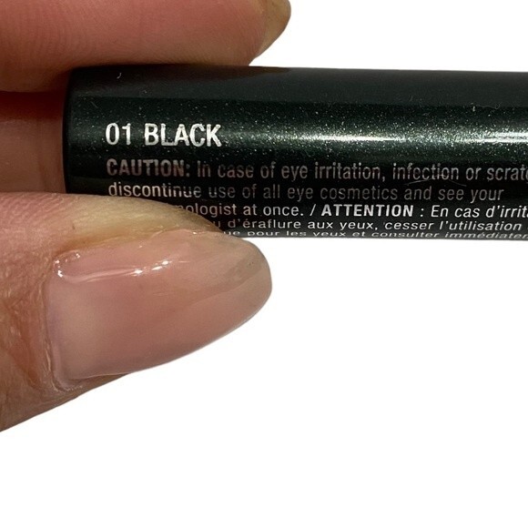 Clinique High Impact Mascara, Black, Trial Size - Picture 2 of 3